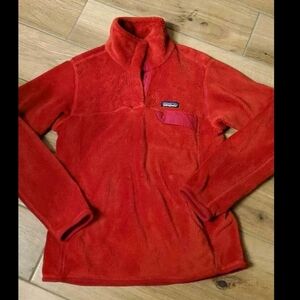 Patagonia sherpa size medium pullover. (Burn red color. ) Very soft